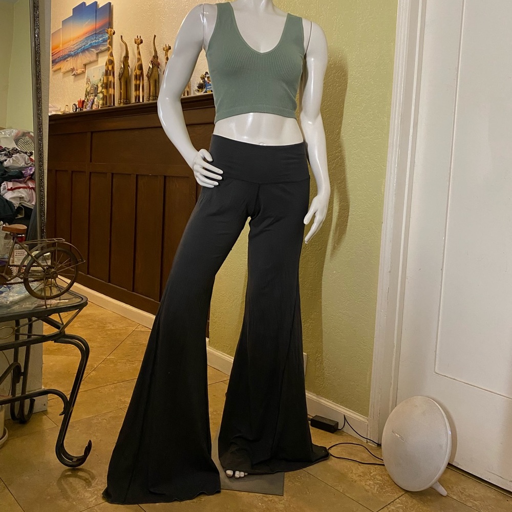 Set bell bottom large  ant top,